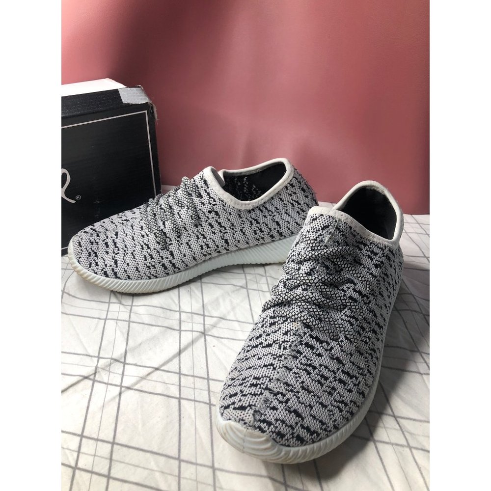 Qupid 7.5 black/white sneakers